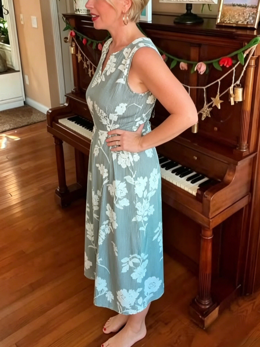 Vintage-Inspired Blue Floral Sleeveless Midi Dress